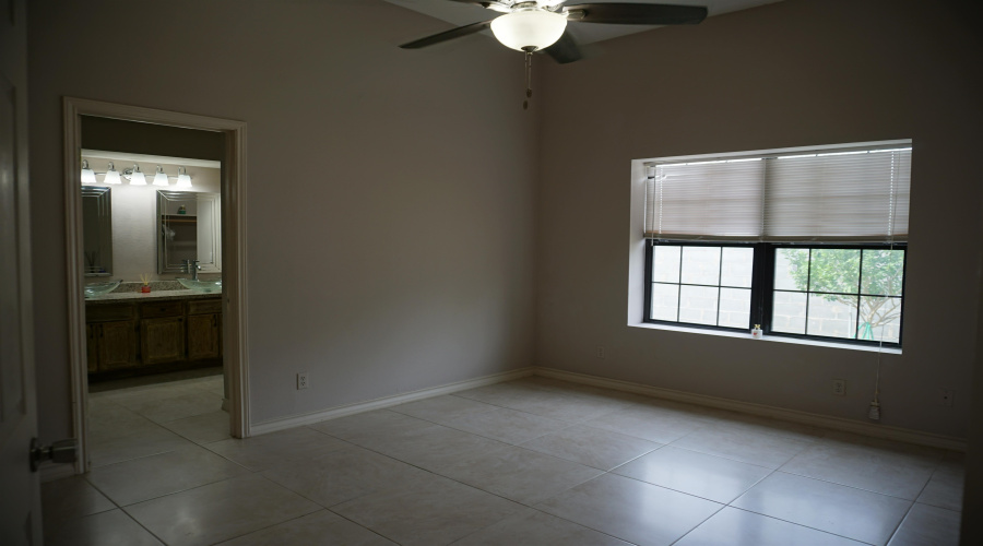 8810 Crossway Dr, Laredo, Texas 78045, 3 Bedrooms Bedrooms, 5 Rooms Rooms,2 BathroomsBathrooms,Residential,For Rent,8810 Crossway Dr,20261229