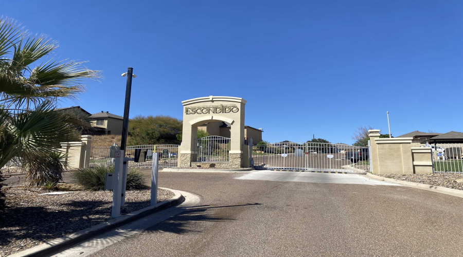 5513 Montevista Dr., LAREDO, Texas 78041, 3 Bedrooms Bedrooms, 6 Rooms Rooms,2 BathroomsBathrooms,Residential,For Rent,5513 Montevista Dr.,20261231