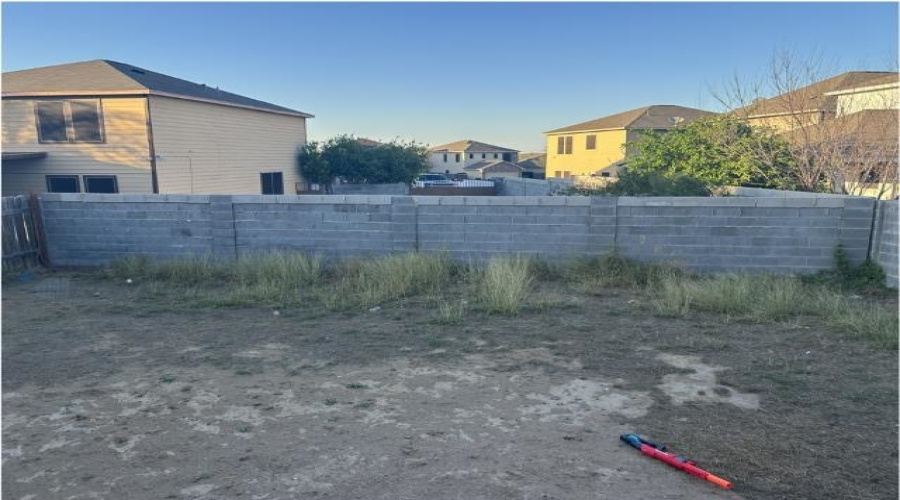 5406 Marlin Dr, Laredo, Texas 78043-5132, 3 Bedrooms Bedrooms, 5 Rooms Rooms,2 BathroomsBathrooms,Residential,For Sale,5406 Marlin Dr,20261233