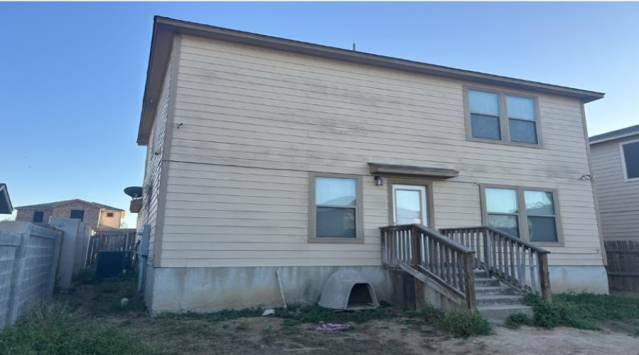 5406 Marlin Dr, Laredo, Texas 78043-5132, 3 Bedrooms Bedrooms, 5 Rooms Rooms,2 BathroomsBathrooms,Residential,For Sale,5406 Marlin Dr,20261233