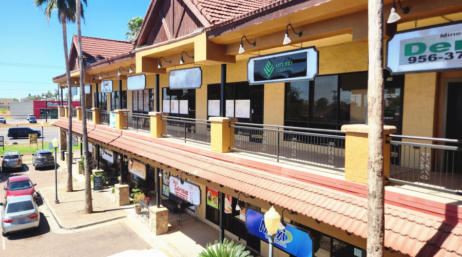 9505 Mines Rd, Laredo, Texas 78045, 1 Room Rooms,2 BathroomsBathrooms,Commercial retail/office,For Rent,9505 Mines Rd,20261236