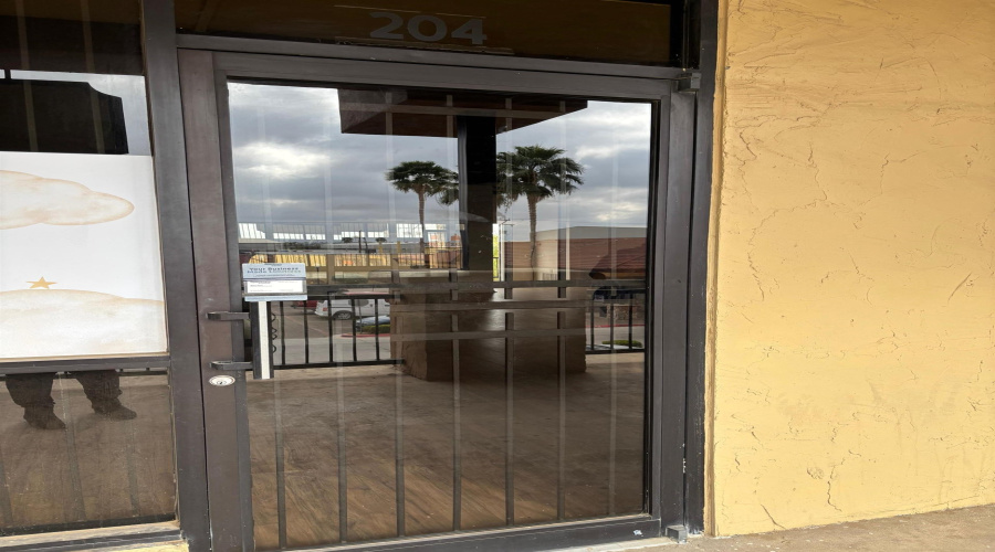 9505 Mines Rd, Laredo, Texas 78045, 1 Room Rooms,2 BathroomsBathrooms,Commercial retail/office,For Rent,9505 Mines Rd,20261236