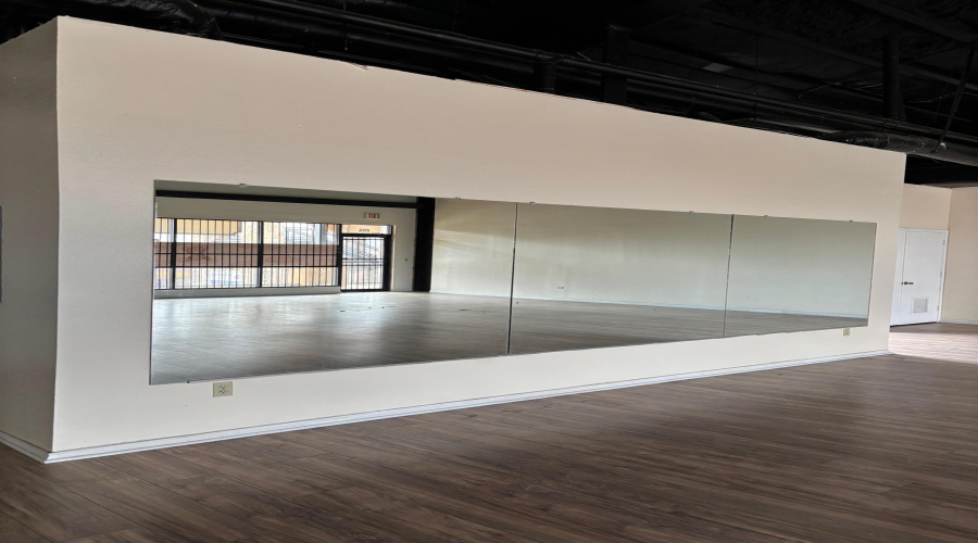 9505 Mines Rd, Laredo, Texas 78045, 1 Room Rooms,2 BathroomsBathrooms,Commercial retail/office,For Rent,9505 Mines Rd,20261236