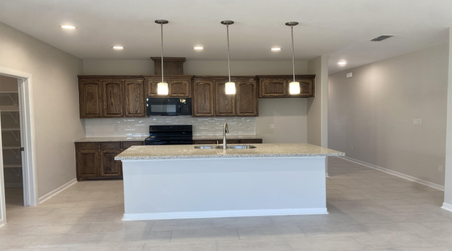 1426 Key Deer Dr., LAREDO, Texas 78045, 4 Bedrooms Bedrooms, 7 Rooms Rooms,2 BathroomsBathrooms,Residential,For Rent,1426 Key Deer Dr.,20261235