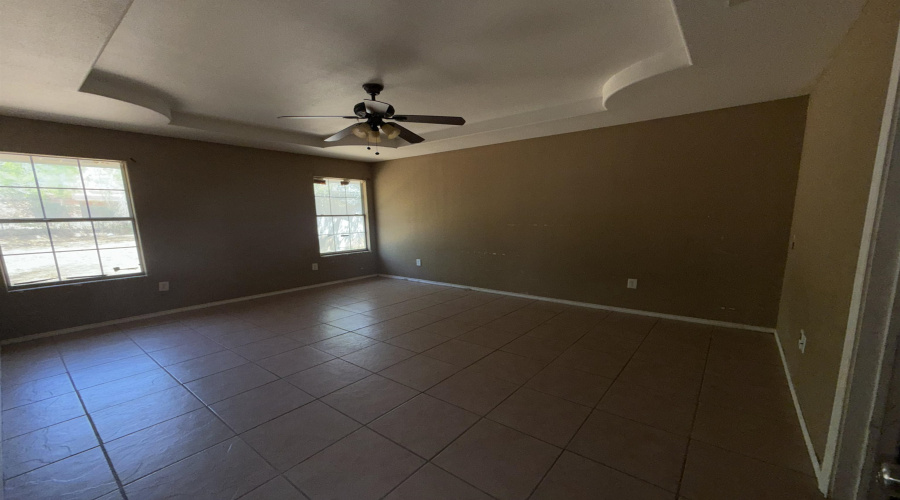 410 E Amada St, Hebbronville, Texas 78361, 4 Bedrooms Bedrooms, 6 Rooms Rooms,2 BathroomsBathrooms,Residential,For Sale,410 E Amada St,20261238