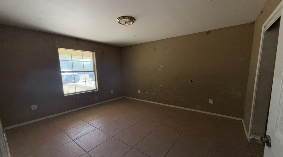 410 E Amada St, Hebbronville, Texas 78361, 4 Bedrooms Bedrooms, 6 Rooms Rooms,2 BathroomsBathrooms,Residential,For Sale,410 E Amada St,20261238