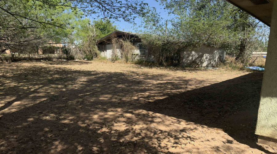 410 E Amada St, Hebbronville, Texas 78361, 4 Bedrooms Bedrooms, 6 Rooms Rooms,2 BathroomsBathrooms,Residential,For Sale,410 E Amada St,20261238