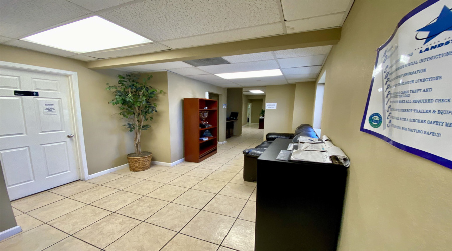 705 Enterprise St, Laredo, Texas 78045, 1 Bedroom Bedrooms, 11 Rooms Rooms,2 BathroomsBathrooms,Commercial/industrial,For Rent,705 Enterprise St,20261249