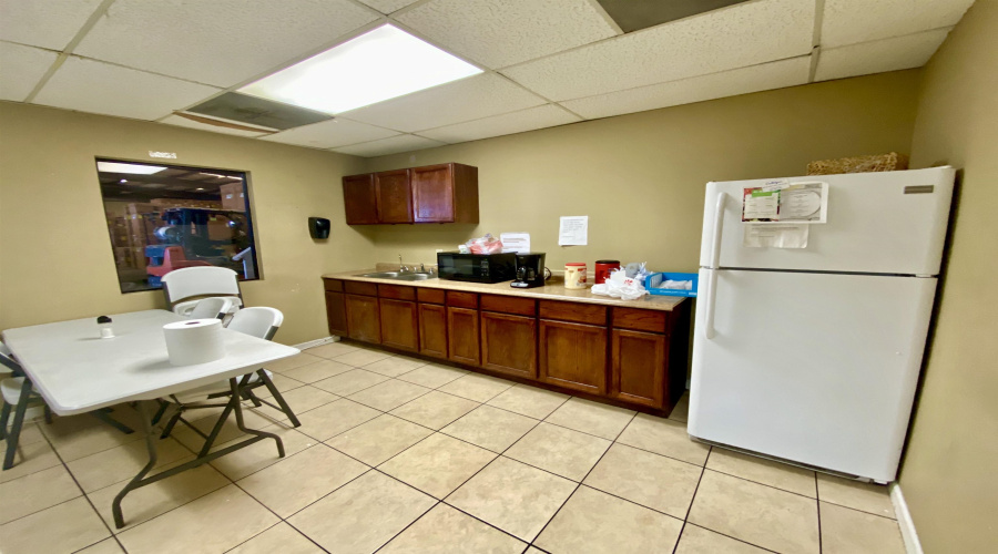 705 Enterprise St, Laredo, Texas 78045, 1 Bedroom Bedrooms, 11 Rooms Rooms,2 BathroomsBathrooms,Commercial/industrial,For Rent,705 Enterprise St,20261249