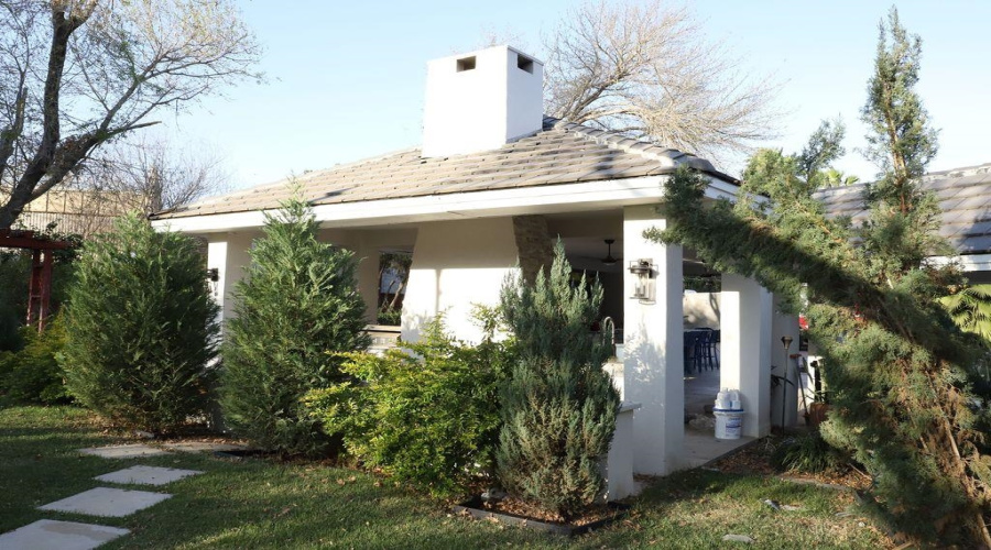 502 Surrey Rd, Laredo, Texas 78041-0000, 4 Bedrooms Bedrooms, 9 Rooms Rooms,4 BathroomsBathrooms,Residential,For Sale,502 Surrey Rd,20261241