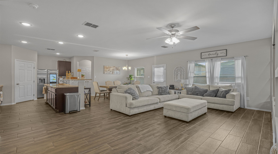 4318 Gabriela Ln., Laredo, Texas 78046, 3 Bedrooms Bedrooms, 6 Rooms Rooms,2 BathroomsBathrooms,Residential,For Sale,4318 Gabriela Ln.,20261244