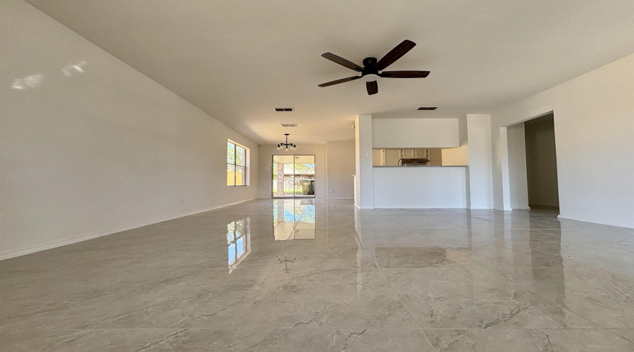 1946 Denmark Ln, Laredo, Texas 78045, 3 Bedrooms Bedrooms, 5 Rooms Rooms,2 BathroomsBathrooms,Residential,For Sale,1946 Denmark Ln,20261246