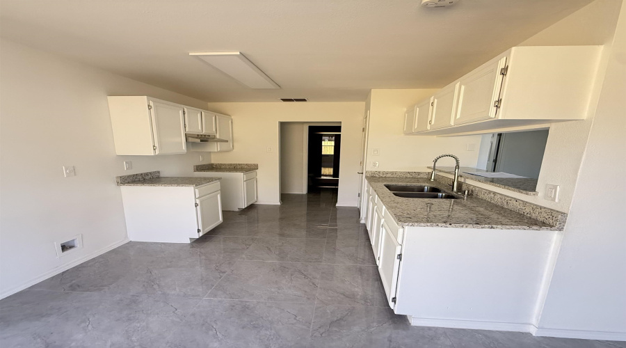 1946 Denmark Ln, Laredo, Texas 78045, 3 Bedrooms Bedrooms, 5 Rooms Rooms,2 BathroomsBathrooms,Residential,For Sale,1946 Denmark Ln,20261246