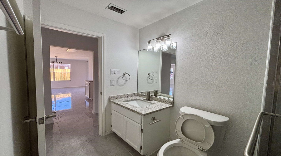 1946 Denmark Ln, Laredo, Texas 78045, 3 Bedrooms Bedrooms, 5 Rooms Rooms,2 BathroomsBathrooms,Residential,For Sale,1946 Denmark Ln,20261246