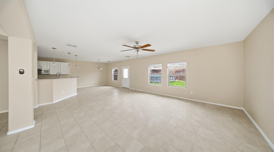 3208 Simmental Dr, Laredo, Texas 78046, 3 Bedrooms Bedrooms, 7 Rooms Rooms,2 BathroomsBathrooms,Residential,For Sale,3208 Simmental Dr,20261247