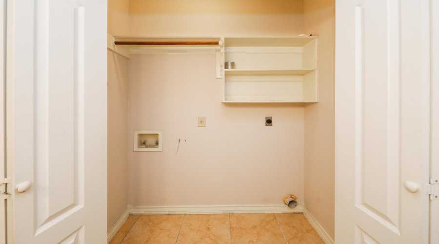 707 St James Dr, Laredo, Texas 78041, 3 Bedrooms Bedrooms, 5 Rooms Rooms,3 BathroomsBathrooms,Residential,For Rent,707 St James Dr,20261248