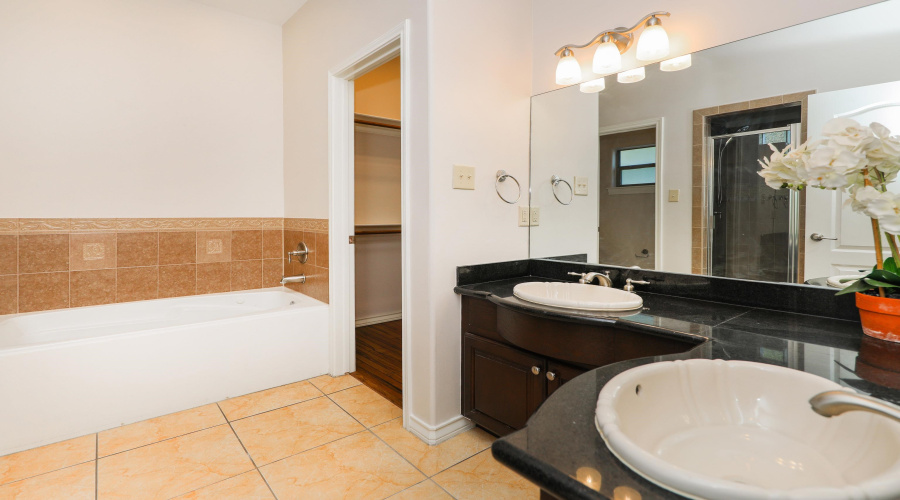 707 St James Dr, Laredo, Texas 78041, 3 Bedrooms Bedrooms, 5 Rooms Rooms,3 BathroomsBathrooms,Residential,For Rent,707 St James Dr,20261248