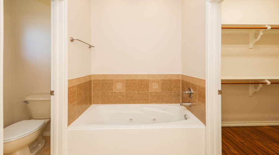 707 St James Dr, Laredo, Texas 78041, 3 Bedrooms Bedrooms, 5 Rooms Rooms,3 BathroomsBathrooms,Residential,For Rent,707 St James Dr,20261248