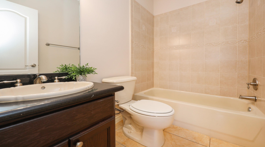 707 St James Dr, Laredo, Texas 78041, 3 Bedrooms Bedrooms, 5 Rooms Rooms,3 BathroomsBathrooms,Residential,For Rent,707 St James Dr,20261248