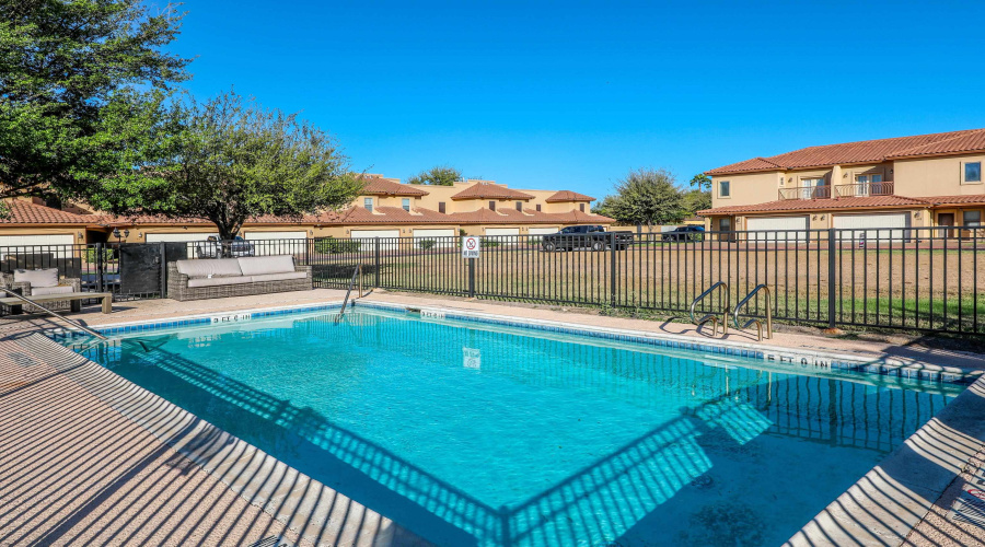 707 St James Dr, Laredo, Texas 78041, 3 Bedrooms Bedrooms, 5 Rooms Rooms,3 BathroomsBathrooms,Residential,For Rent,707 St James Dr,20261248