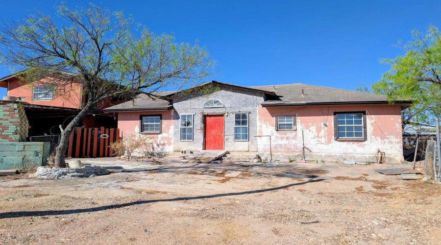 222 Barrera Rd, Laredo, Texas 78043, 3 Bedrooms Bedrooms, 6 Rooms Rooms,2 BathroomsBathrooms,Residential,For Sale,222 Barrera Rd,20261250
