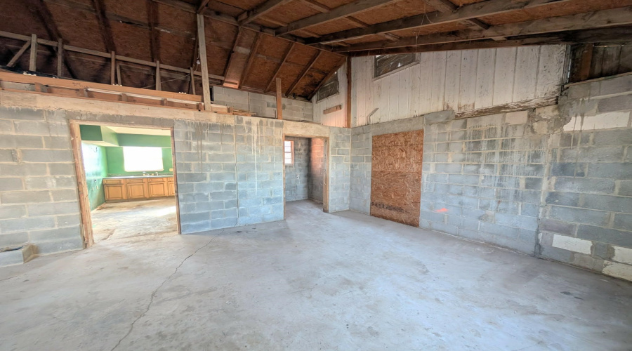 222 Barrera Rd, Laredo, Texas 78043, 3 Bedrooms Bedrooms, 6 Rooms Rooms,2 BathroomsBathrooms,Residential,For Sale,222 Barrera Rd,20261250