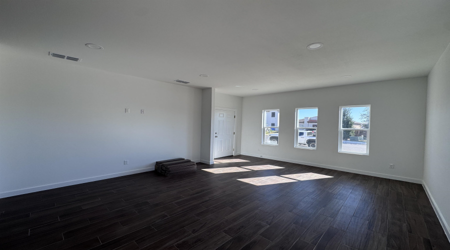 5722 Moses Lp., Laredo, Texas 78046, 3 Bedrooms Bedrooms, 5 Rooms Rooms,2 BathroomsBathrooms,Residential,For Sale,5722 Moses Lp.,20261253