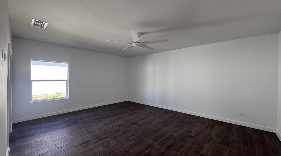 5722 Moses Lp., Laredo, Texas 78046, 3 Bedrooms Bedrooms, 5 Rooms Rooms,2 BathroomsBathrooms,Residential,For Sale,5722 Moses Lp.,20261253