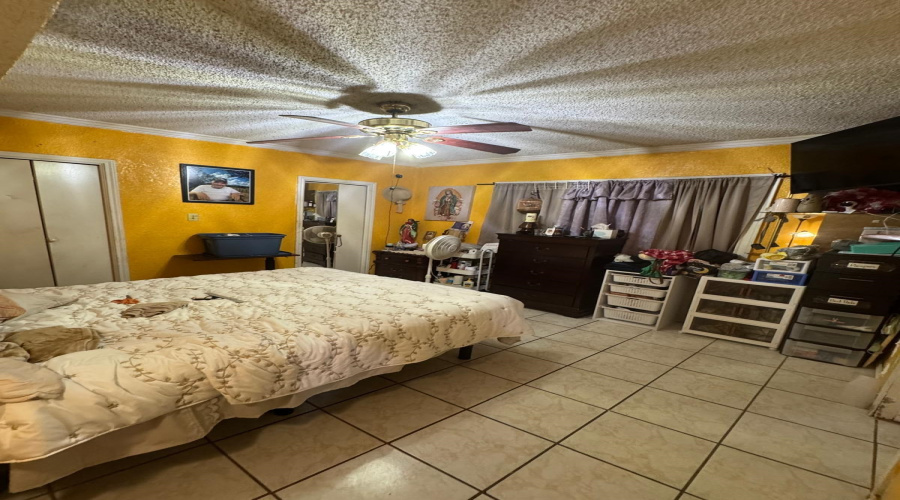 224 Segovia Dr, Laredo, Texas 78046, 5 Bedrooms Bedrooms, 7 Rooms Rooms,4 BathroomsBathrooms,Residential,For Sale,224 Segovia Dr,20261256