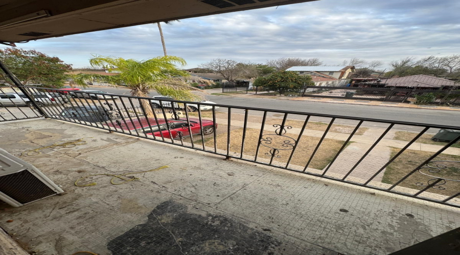 224 Segovia Dr, Laredo, Texas 78046, 5 Bedrooms Bedrooms, 7 Rooms Rooms,4 BathroomsBathrooms,Residential,For Sale,224 Segovia Dr,20261256