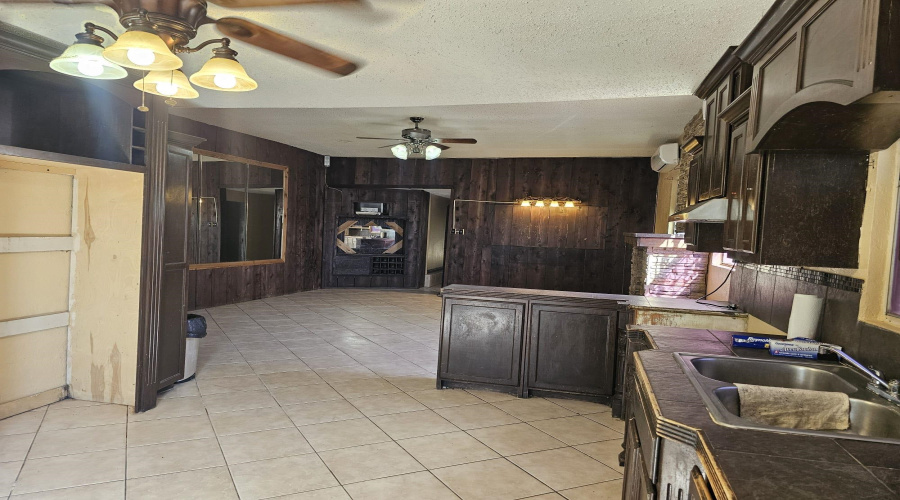 4523 La Cienega Ln, Laredo, Texas 78046, 4 Bedrooms Bedrooms, 7 Rooms Rooms,2 BathroomsBathrooms,Residential,For Sale,4523 La Cienega Ln,20261257