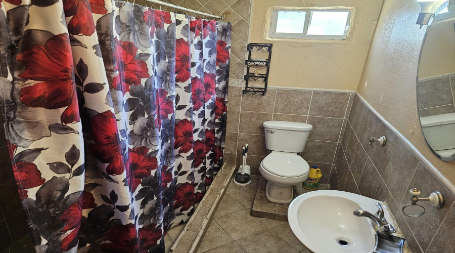 4523 La Cienega Ln, Laredo, Texas 78046, 4 Bedrooms Bedrooms, 7 Rooms Rooms,2 BathroomsBathrooms,Residential,For Sale,4523 La Cienega Ln,20261257