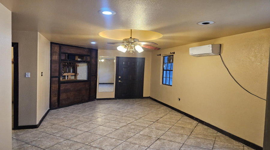 4523 La Cienega Ln, Laredo, Texas 78046, 4 Bedrooms Bedrooms, 7 Rooms Rooms,2 BathroomsBathrooms,Residential,For Sale,4523 La Cienega Ln,20261257