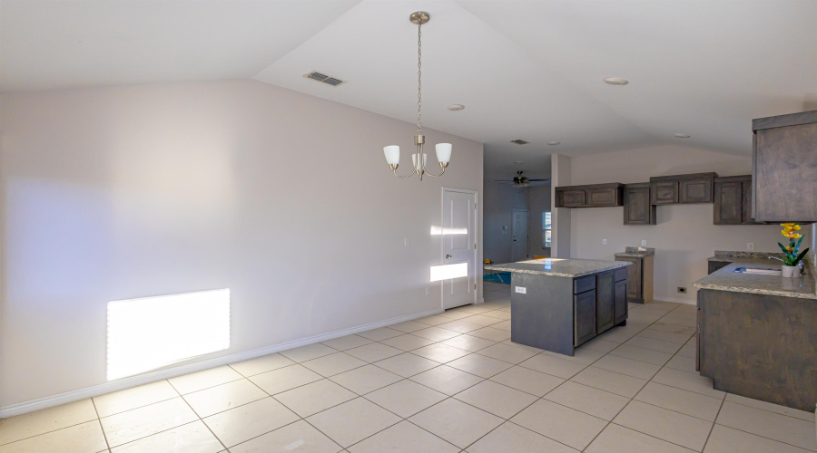 3018 Bluebell Ct., LAREDO, Texas 78046, 4 Bedrooms Bedrooms, 6 Rooms Rooms,2 BathroomsBathrooms,Residential,For Sale,3018 Bluebell Ct.,20261258