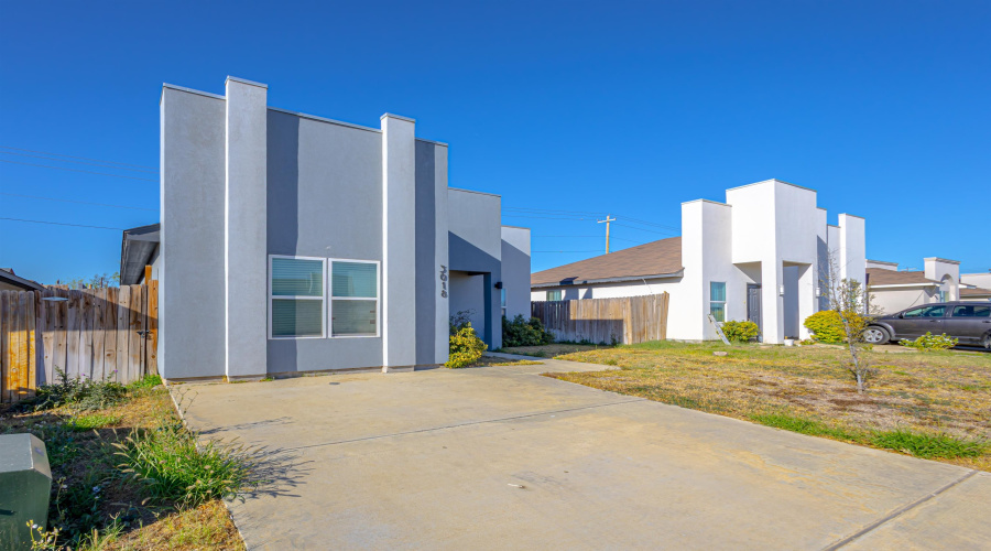 3018 Bluebell Ct., LAREDO, Texas 78046, 4 Bedrooms Bedrooms, 6 Rooms Rooms,2 BathroomsBathrooms,Residential,For Sale,3018 Bluebell Ct.,20261258