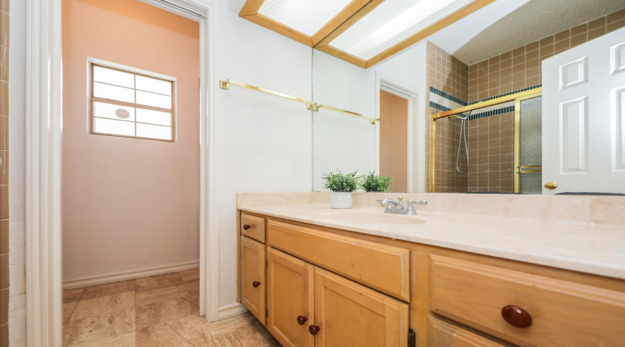 1500 Demaret Ct, Laredo, Texas 78045, 4 Bedrooms Bedrooms, 8 Rooms Rooms,3 BathroomsBathrooms,Residential,For Sale,1500 Demaret Ct,20261261