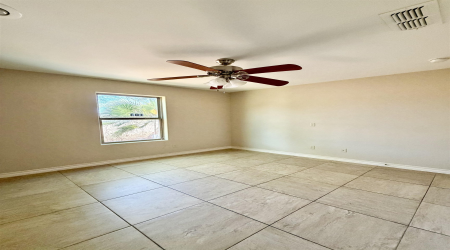 408 Shiloh Dr, Laredo, Texas 78045, 2 Bedrooms Bedrooms, 5 Rooms Rooms,2 BathroomsBathrooms,Residential,For Rent,408 Shiloh Dr,20261263