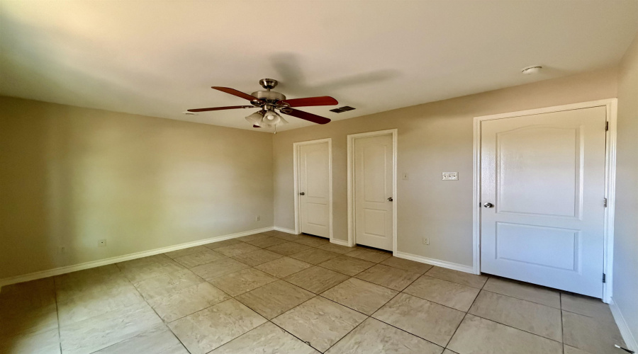 408 Shiloh Dr, Laredo, Texas 78045, 2 Bedrooms Bedrooms, 5 Rooms Rooms,2 BathroomsBathrooms,Residential,For Rent,408 Shiloh Dr,20261263