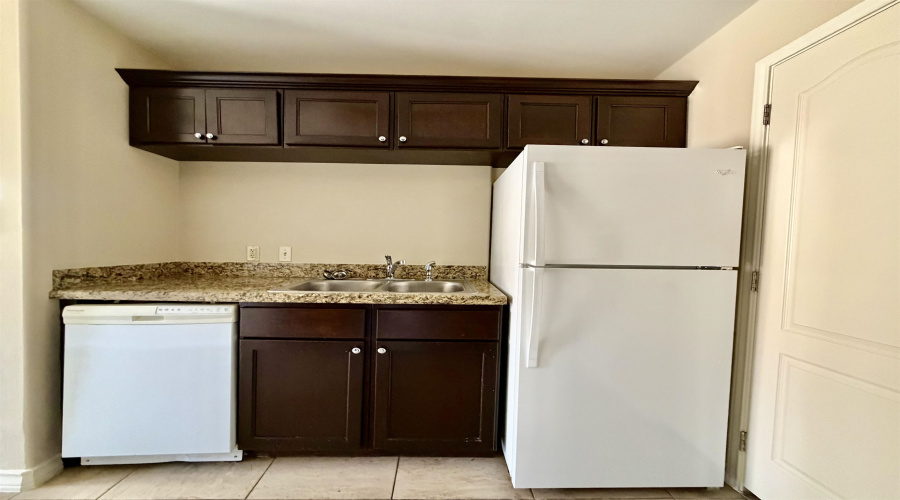 408 Shiloh Dr, Laredo, Texas 78045, 2 Bedrooms Bedrooms, 5 Rooms Rooms,2 BathroomsBathrooms,Residential,For Rent,408 Shiloh Dr,20261263