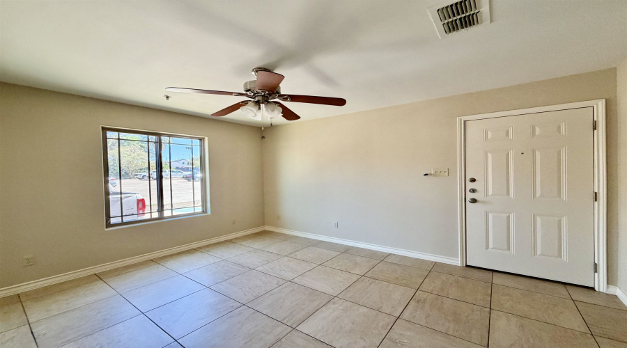 408 Shiloh Dr, Laredo, Texas 78045, 2 Bedrooms Bedrooms, 5 Rooms Rooms,2 BathroomsBathrooms,Residential,For Rent,408 Shiloh Dr,20261263