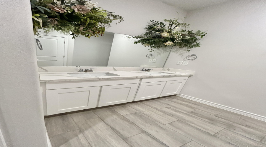 1528 Hebilla Ln., laredo, Texas 78046, 5 Bedrooms Bedrooms, 7 Rooms Rooms,3 BathroomsBathrooms,Residential,For Sale,1528 Hebilla Ln.,20261264