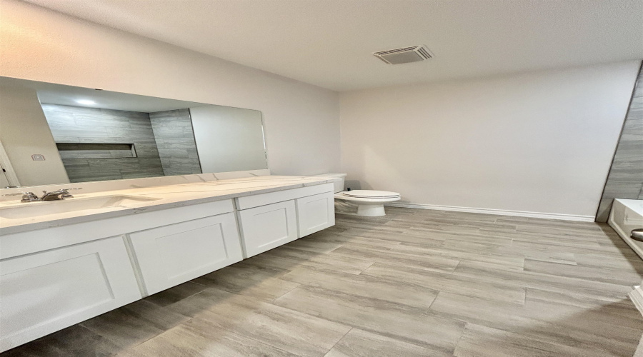 1528 Hebilla Ln., laredo, Texas 78046, 5 Bedrooms Bedrooms, 7 Rooms Rooms,3 BathroomsBathrooms,Residential,For Sale,1528 Hebilla Ln.,20261264