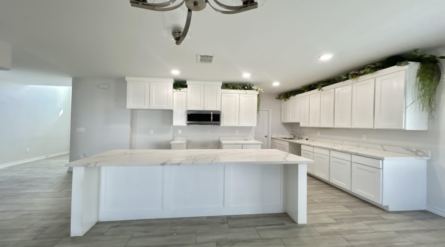 1528 Hebilla Ln., laredo, Texas 78046, 5 Bedrooms Bedrooms, 7 Rooms Rooms,3 BathroomsBathrooms,Residential,For Sale,1528 Hebilla Ln.,20261264