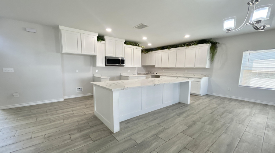 1528 Hebilla Ln., laredo, Texas 78046, 5 Bedrooms Bedrooms, 7 Rooms Rooms,3 BathroomsBathrooms,Residential,For Sale,1528 Hebilla Ln.,20261264