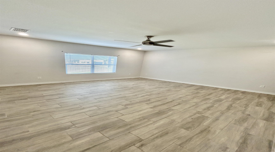 1528 Hebilla Ln., laredo, Texas 78046, 5 Bedrooms Bedrooms, 7 Rooms Rooms,3 BathroomsBathrooms,Residential,For Rent,1528 Hebilla Ln.,20261265