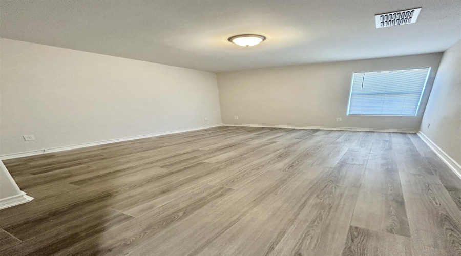 1528 Hebilla Ln., laredo, Texas 78046, 5 Bedrooms Bedrooms, 7 Rooms Rooms,3 BathroomsBathrooms,Residential,For Rent,1528 Hebilla Ln.,20261265