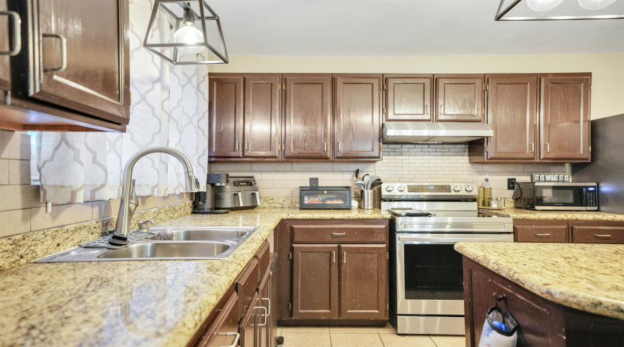 2122 Mallorca Dr, LAREDO, Texas 78046, 5 Bedrooms Bedrooms, 7 Rooms Rooms,3 BathroomsBathrooms,Residential,For Rent,2122 Mallorca Dr,20261268