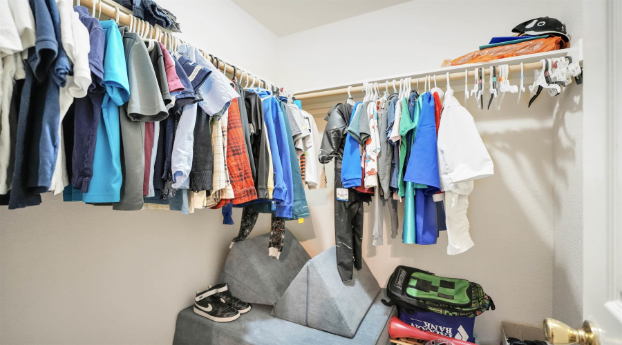 2122 Mallorca Dr, LAREDO, Texas 78046, 5 Bedrooms Bedrooms, 7 Rooms Rooms,3 BathroomsBathrooms,Residential,For Rent,2122 Mallorca Dr,20261268