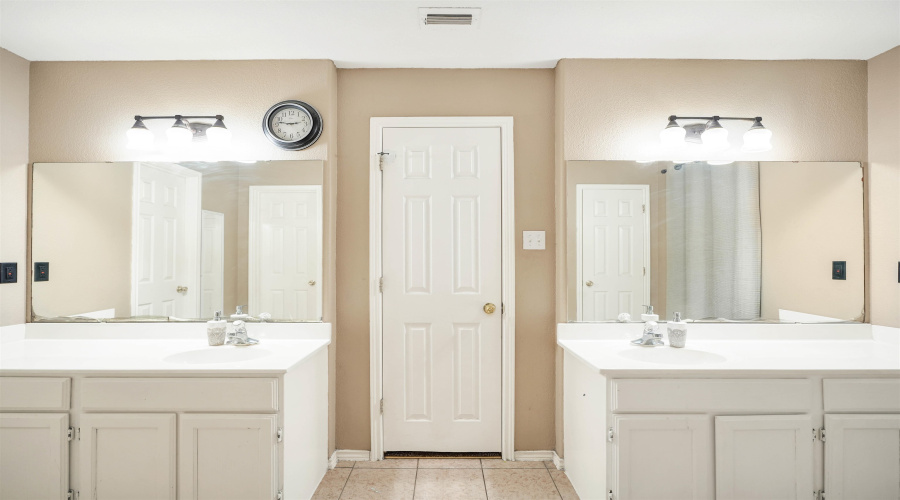 2122 Mallorca Dr, LAREDO, Texas 78046, 5 Bedrooms Bedrooms, 7 Rooms Rooms,3 BathroomsBathrooms,Residential,For Rent,2122 Mallorca Dr,20261268