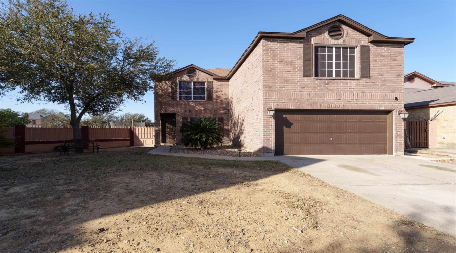 2122 Mallorca Dr, LAREDO, Texas 78046, 5 Bedrooms Bedrooms, 7 Rooms Rooms,3 BathroomsBathrooms,Residential,For Rent,2122 Mallorca Dr,20261268